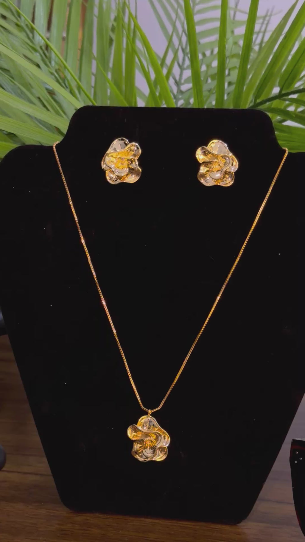 Ensemble collier boucle d’oreilles