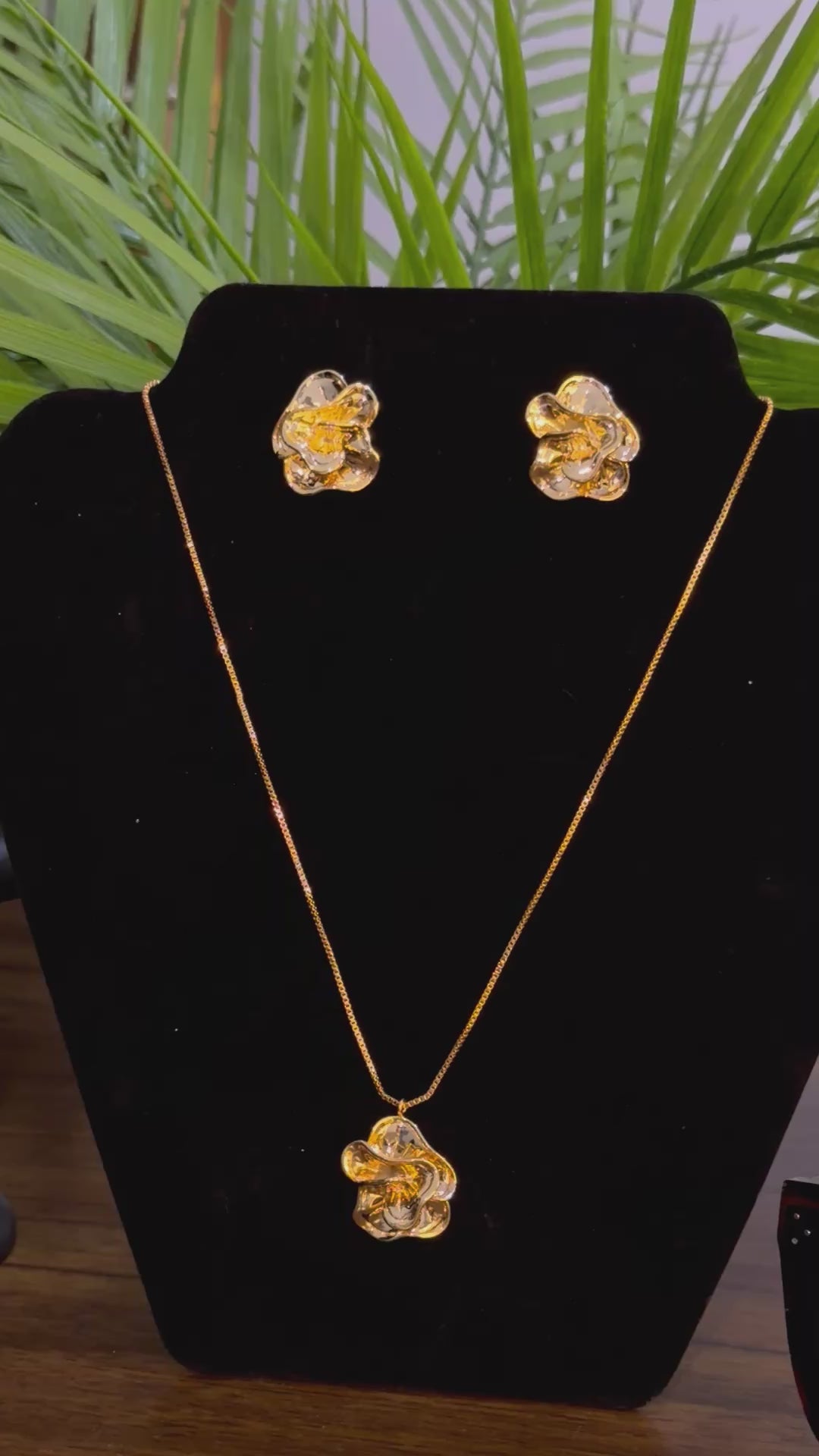 Ensemble collier boucle d’oreilles
